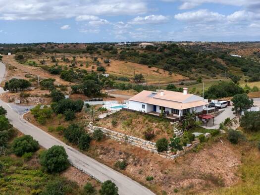 Einfamilienhaus zum Kauf 885.000 € 4 Zimmer 8950-191 Algarve