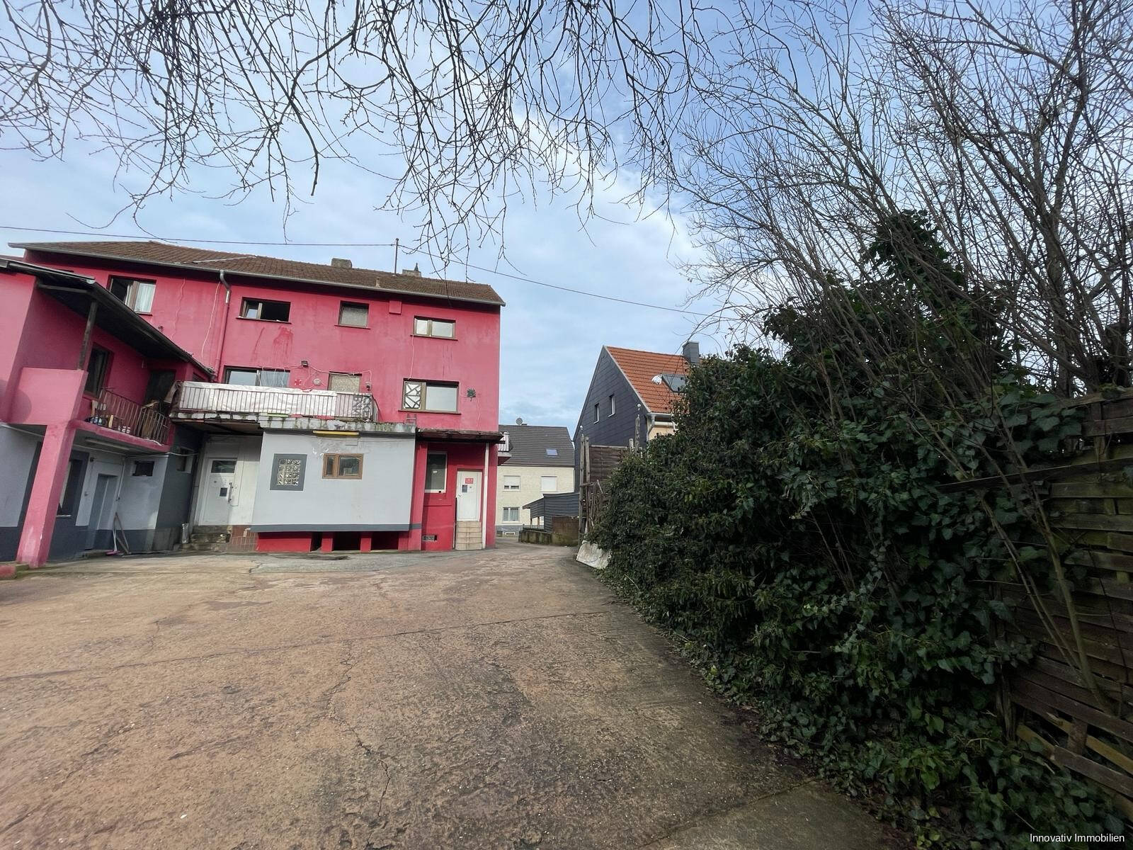 Haus zum Kauf 252.000 € 10 Zimmer 248 m²<br/>Wohnfläche 1.633 m²<br/>Grundstück Lauterbach Völklingen / Lauterbach 66333