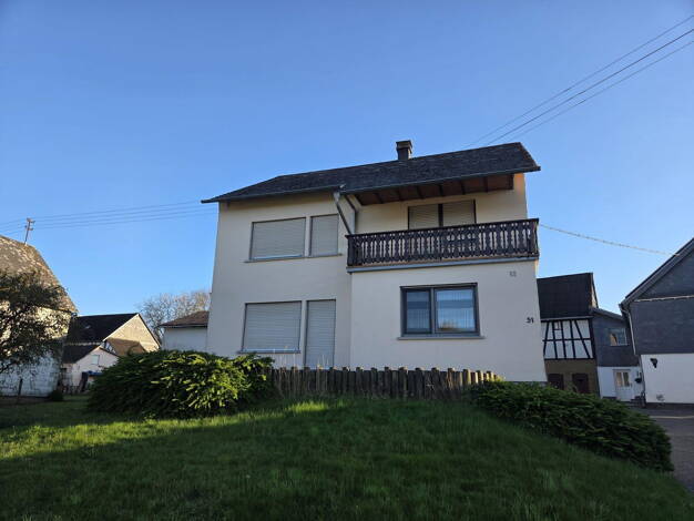 Einfamilienhaus zum Kauf provisionsfrei 249.000 € 6 Zimmer 158 m² 1.674 m² Grundstück Hauptstraße 31 Heinzenbach 55483