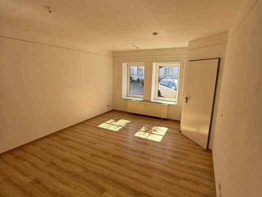Studio zur Miete 360 € 2 Zimmer 60 m² EG frei ab sofort Bernburger Straße 17 Staßfurt 39418