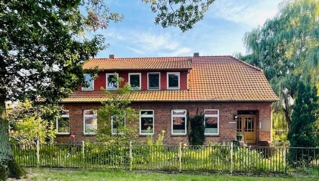 Einfamilienhaus zum Kauf 299.000 € 7 Zimmer 242 m²<br/>Wohnfläche 3.908 m²<br/>Grundstück Belsch Belsch 19230