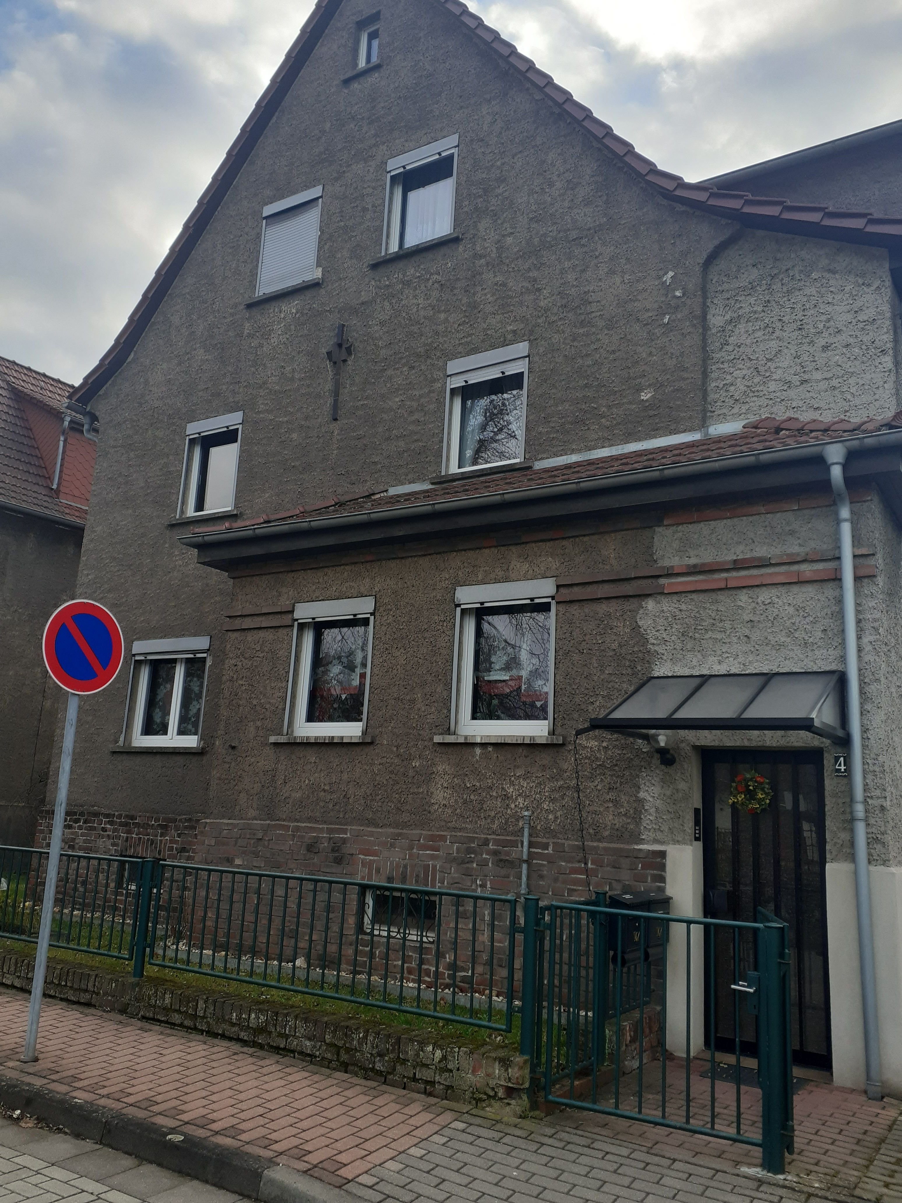 Einfamilienhaus zum Kauf 145.000 € 9 Zimmer 146,5 m²<br/>Wohnfläche 580 m²<br/>Grundstück ab sofort<br/>Verfügbarkeit Am Dorfteich Unterwellenborn Unterwellenborn 07333