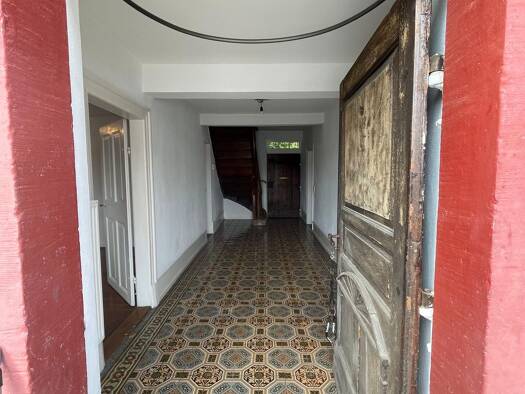 Wohnung zur Miete 1.350 € 8 Zimmer 155 m² EG frei ab sofort Bergstraße 16 Hohen-Sülzen 67591