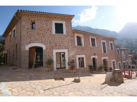 Villa zum Kauf 1.300.000 € 3 Zimmer 174 m² 374 m² Grundstück Fornalutx 07109