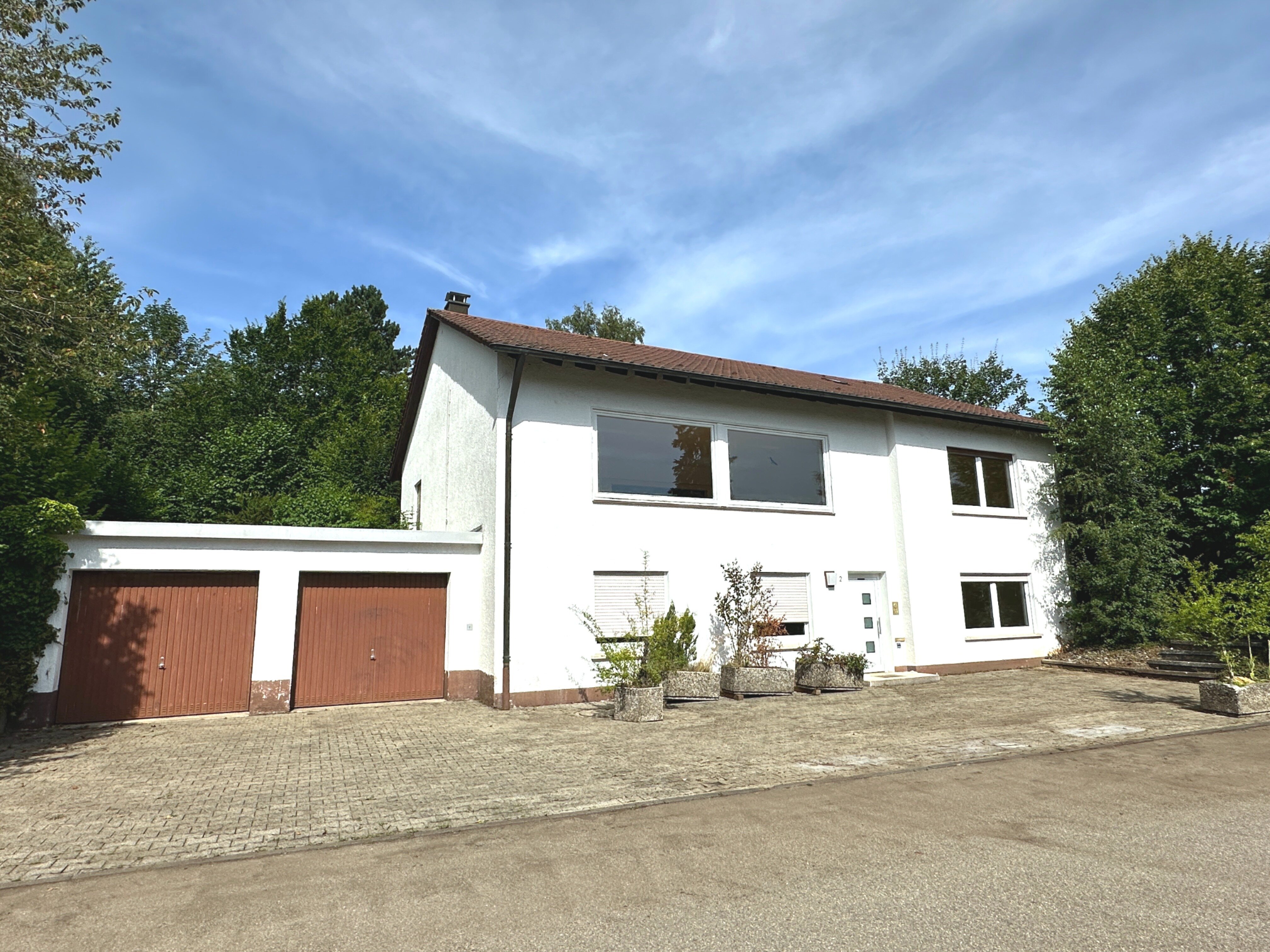 Einfamilienhaus zum Kauf 450.000 € 8 Zimmer 238 m²<br/>Wohnfläche 1.500 m²<br/>Grundstück Wehingen 78564