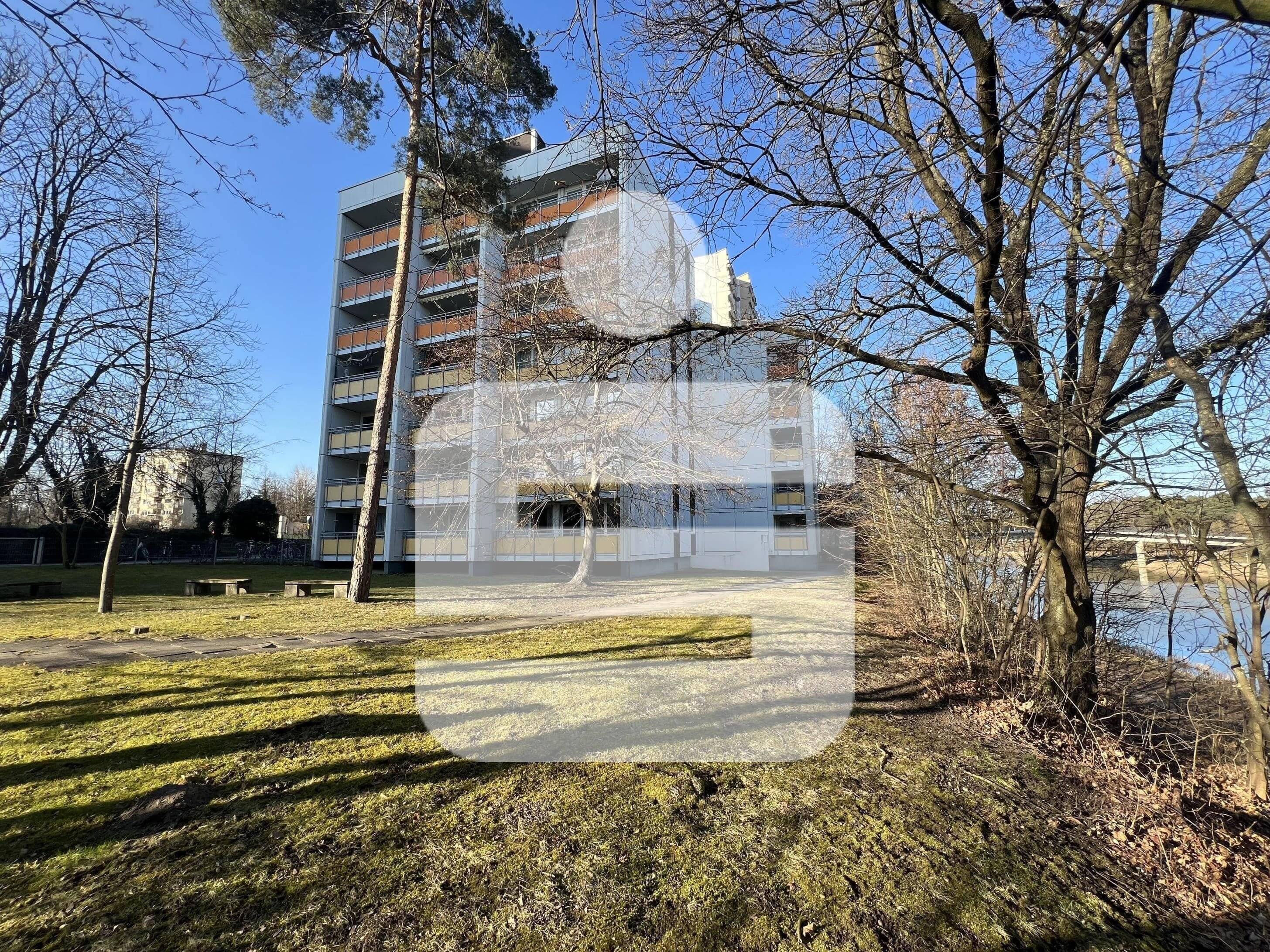 Wohnen mit toller Aussicht...geräumige 4-Zi-ETW mit Südbalkon