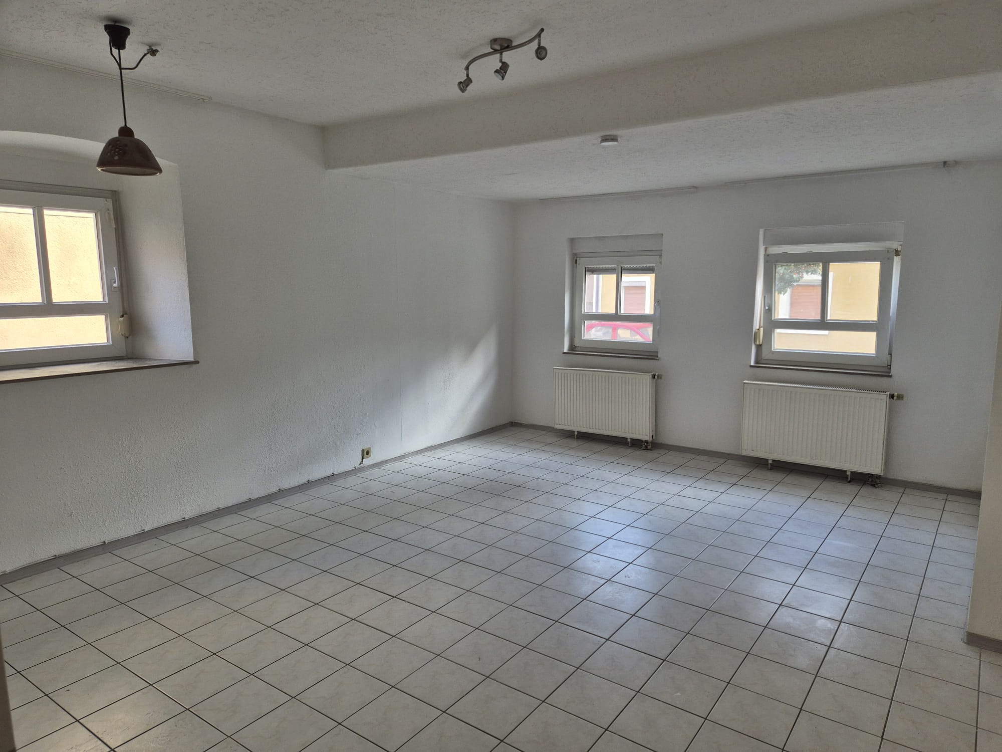 Wohnung zur Miete 525 € 3 Zimmer 70 m²<br/>Wohnfläche EG<br/>Geschoss ab sofort<br/>Verfügbarkeit Röttingen Röttingen 97285