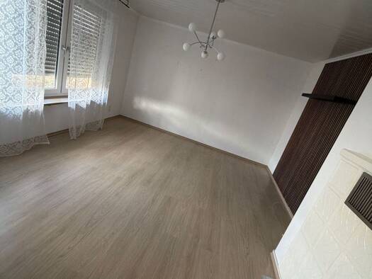 Wohnung zur Miete 950 € 4 Zimmer 95 m² Geschoss 2/2 frei ab 01.04.2026 Hallstadt 96103