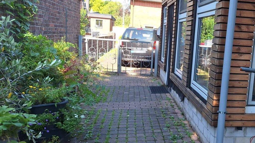 Doppelhaushälfte zum Kauf 285.000 € 3 Zimmer 98 m² 413 m² Grundstück frei ab 01.03.2026 Bergheim Duisburg 47228