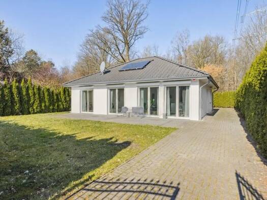 Bungalow zur Miete 2.700 € 4 Zimmer 140 m² 564 m² Grundstück frei ab sofort Volksdorf Hamburg 22359