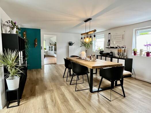 Mehrfamilienhaus zum Kauf 299.000 € 10 Zimmer 283 m² 660 m² Grundstück Grevenstein Meschede 59872