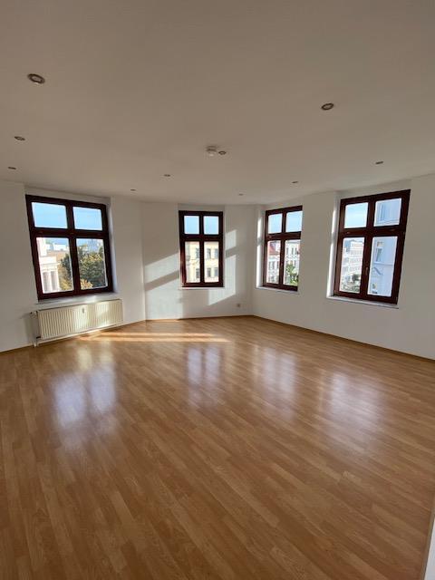 Wohnung zur Miete 768 € 4 Zimmer 109,7 m²<br/>Wohnfläche 1.<br/>Geschoss ab sofort<br/>Verfügbarkeit Wolfenbütteler Straße 65 Wormser Platz Magdeburg 39112