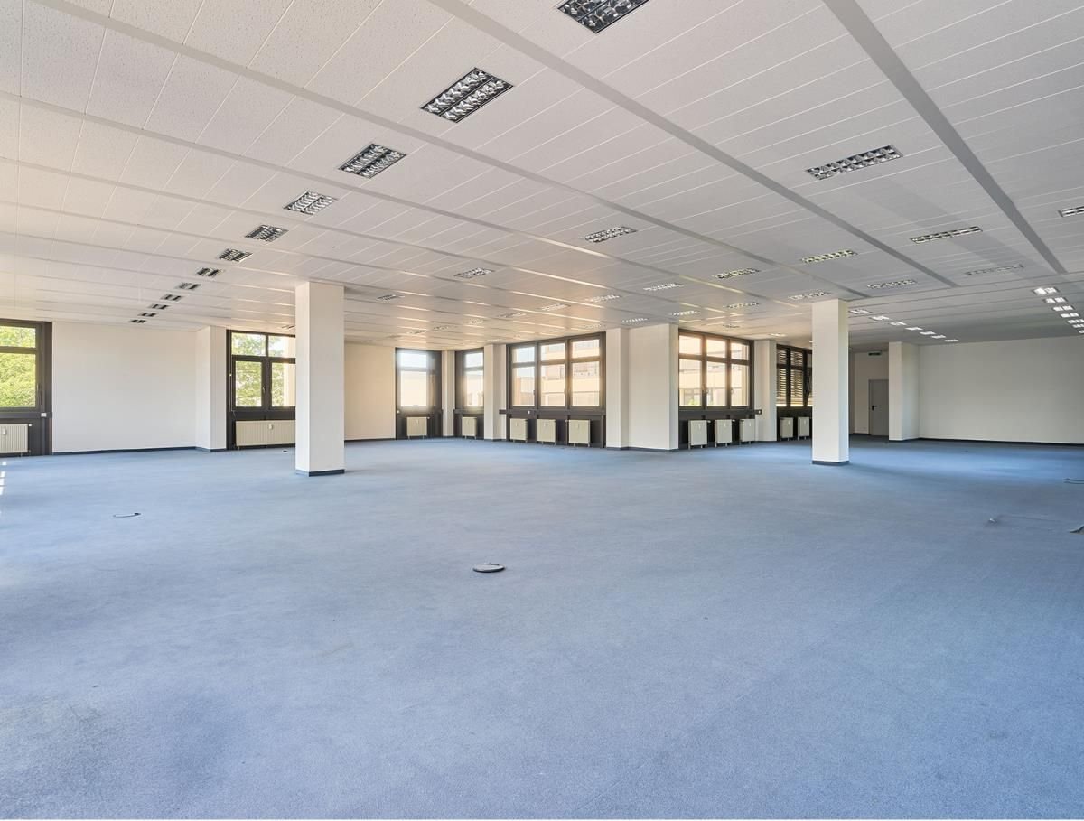 Bürofläche zur Miete 6,50 € 725 m²<br/>Bürofläche ab 300 m²<br/>Teilbarkeit Fuggerstraße 7-11 Uedesheim Neuss 41468