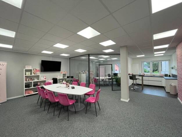 Büro zur Miete 1.335 € 4 Zimmer 92,2 m² Bürofläche Müllheim Müllheim 79379