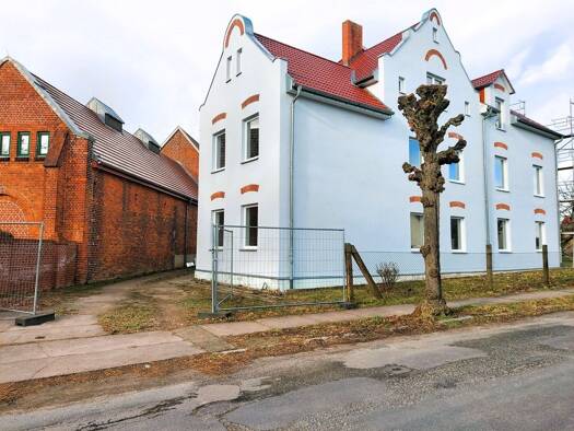 Wohnung zur Miete 1.570 € 5 Zimmer 157 m² frei ab sofort Sievertstraße 2 Neustrelitz Neustrelitz / Strelitz Alt 17235