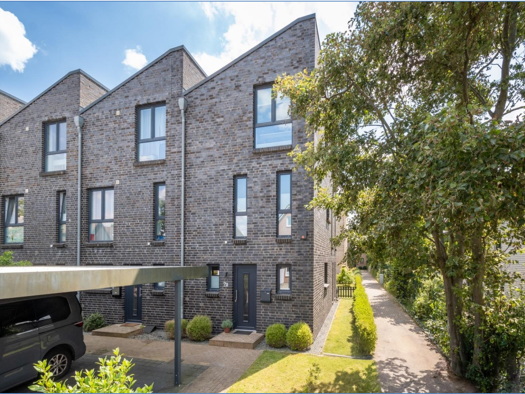 Haus zur Miete 2.950 € 4 Zimmer 136 m² 188 m² Grundstück frei ab 01.04.2026 Schenefeld 22869