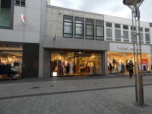 Laden zur Miete 3.800 € 3 Zimmer 175 m² Verkaufsfläche Krefeld 47798