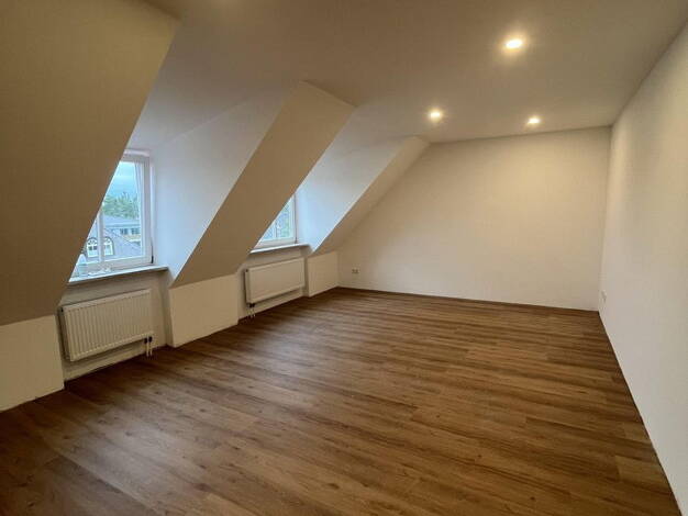 Wohnung zur Miete 1.800 € 3 Zimmer 100 m² 3. Geschoss frei ab 01.11.2025 Bahnhofsstraße 9 Eichenau 82223