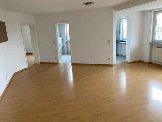 Wohnung zur Miete 650 € 2 Zimmer 59 m²<br/>Wohnfläche 3.<br/>Geschoss 01.12.2024<br/>Verfügbarkeit Chiemgaustr. 21 Altötting Altötting 84503