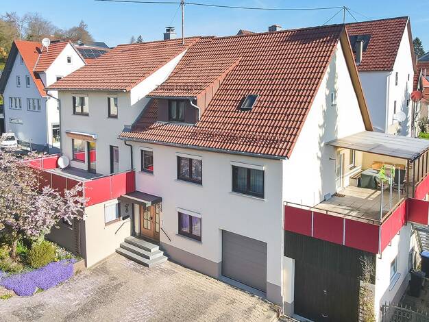 Einfamilienhaus zum Kauf 375.000 € 8,5 Zimmer 203 m² 1.124 m² Grundstück Undingen Sonnenbühl 72820