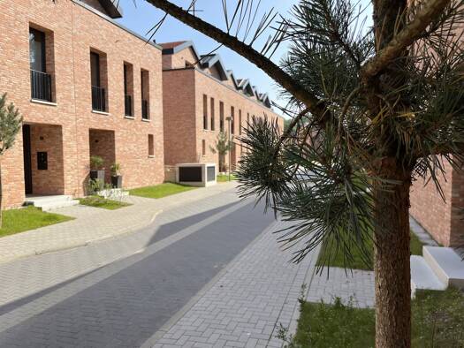 Reihenhaus zur Miete 2.915 € 5,5 Zimmer 161 m² 109 m² Grundstück frei ab 01.06.2026 Rissen Hamburg 22559