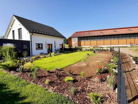 Einfamilienhaus zur Miete 1.700 € 5 Zimmer 151 m² 451 m² Grundstück frei ab 01.06.2026 Straas Münchberg 95213