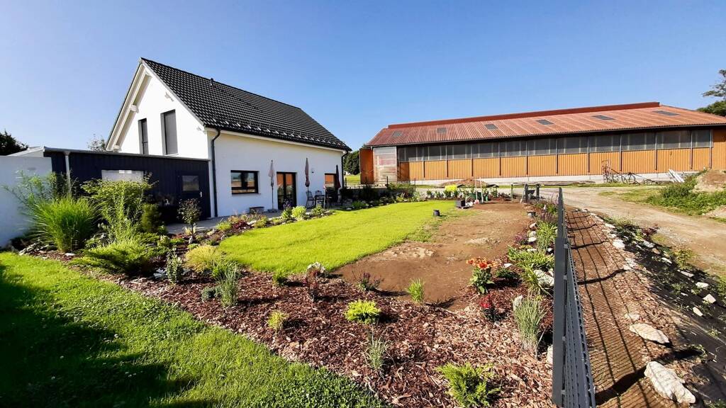 Einfamilienhaus zur Miete 1.700 € 5 Zimmer 151 m² 451 m² Grundstück frei ab 01.06.2026 Straas Münchberg 95213