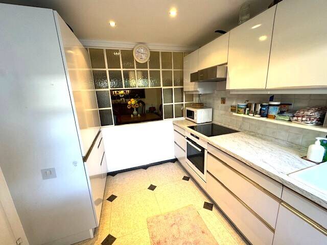 Property thumbnail 10