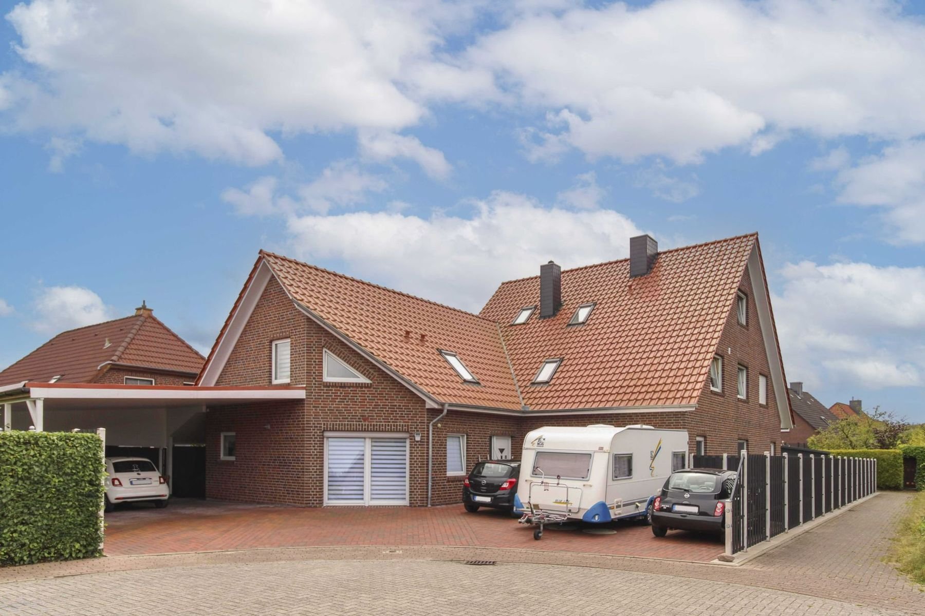 Mehrfamilienhaus zum Kauf als Kapitalanlage geeignet 699.000 € 11 Zimmer 288,3 m²<br/>Wohnfläche 678 m²<br/>Grundstück Wittmund Wittmund 26409