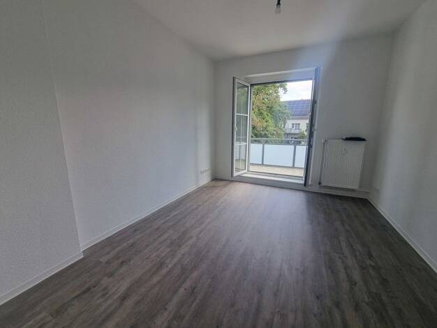 Wohnung zur Miete 430 € 2 Zimmer 49,6 m² 2. Geschoss frei ab 16.08.2026 Trothaer Straße 83 Trotha Nord 06118