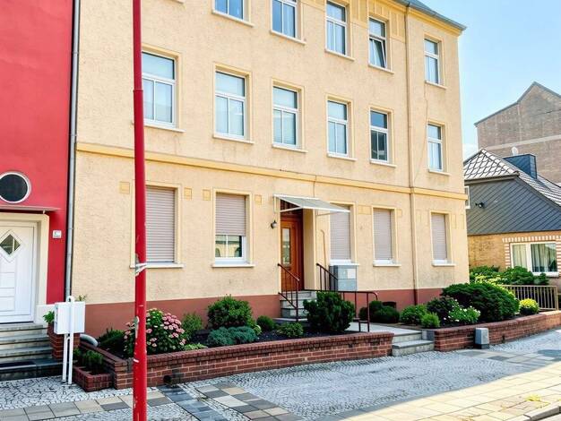 Mehrfamilienhaus zum Kauf als Kapitalanlage geeignet 249.000 € 12 Zimmer 310 m² 800 m² Grundstück Burg Burg 39288
