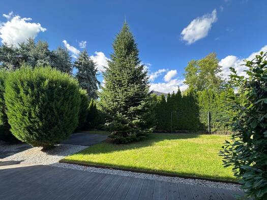 Gewerbeobjekt zum Kauf als Kapitalanlage geeignet 1.890.000 € 18 Zimmer 714 m² 838 m² Grundstück Weinböhla 01689
