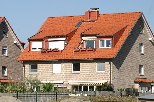 Mehrfamilienhaus zum Kauf 545.000 € 14 Zimmer 495 m²<br/>Wohnfläche 1.239 m²<br/>Grundstück Neustadt Neustadt bei Coburg 96465