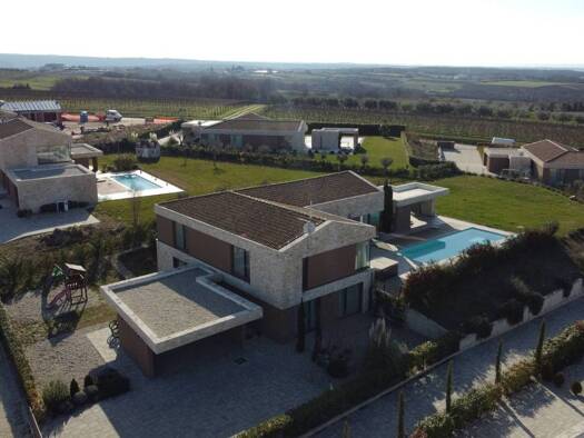 Villa zum Kauf - Erstbezug 2.080.000 € 6 Zimmer 324 m² Brtonigla 52474