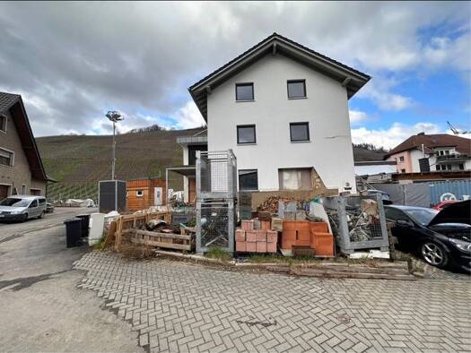 Mehrfamilienhaus zum Kauf provisionsfrei 349.000 € 11 Zimmer 291 m² 525 m² Grundstück frei ab sofort Im Guten Acker 2 Marienthal Dernau 53507