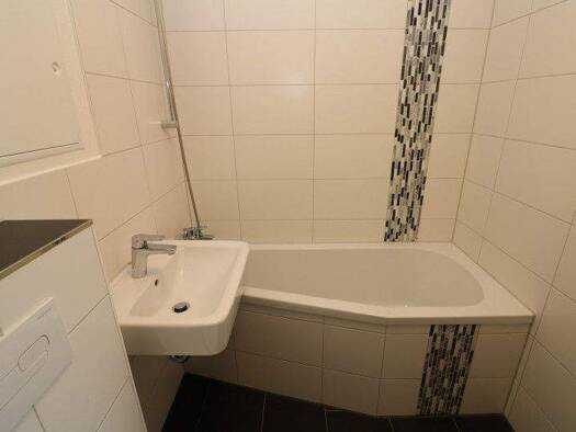 Wohnung zur Miete 469 € 3 Zimmer 66,3 m² 3. Geschoss Karl-Kegel-Straße 16e Freiberg 09599