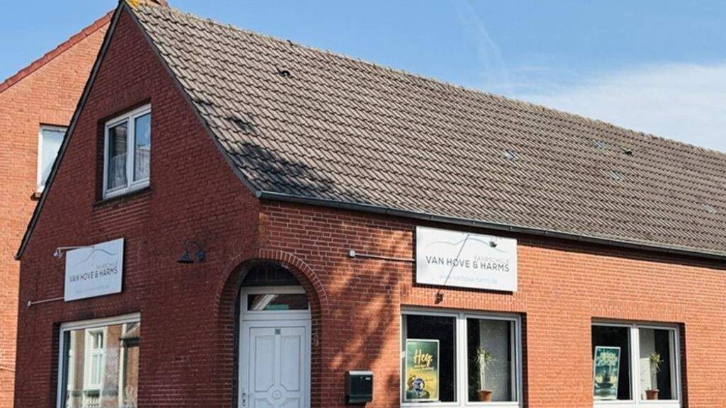 Haus zum Kauf 120.000 € 3 Zimmer 50 m² 593 m² Grundstück Pewsum Krummhörn / Pewsum 26736