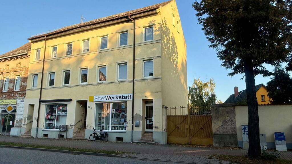 Haus zum Kauf 110.000 € 269 m² 553 m² Grundstück Güsten 39439