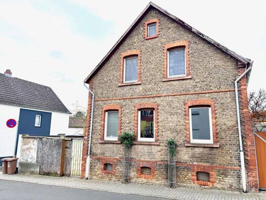 Einfamilienhaus zum Kauf 389.000 € 6 Zimmer 100 m² 209 m² Grundstück frei ab sofort Flörsheim 65439