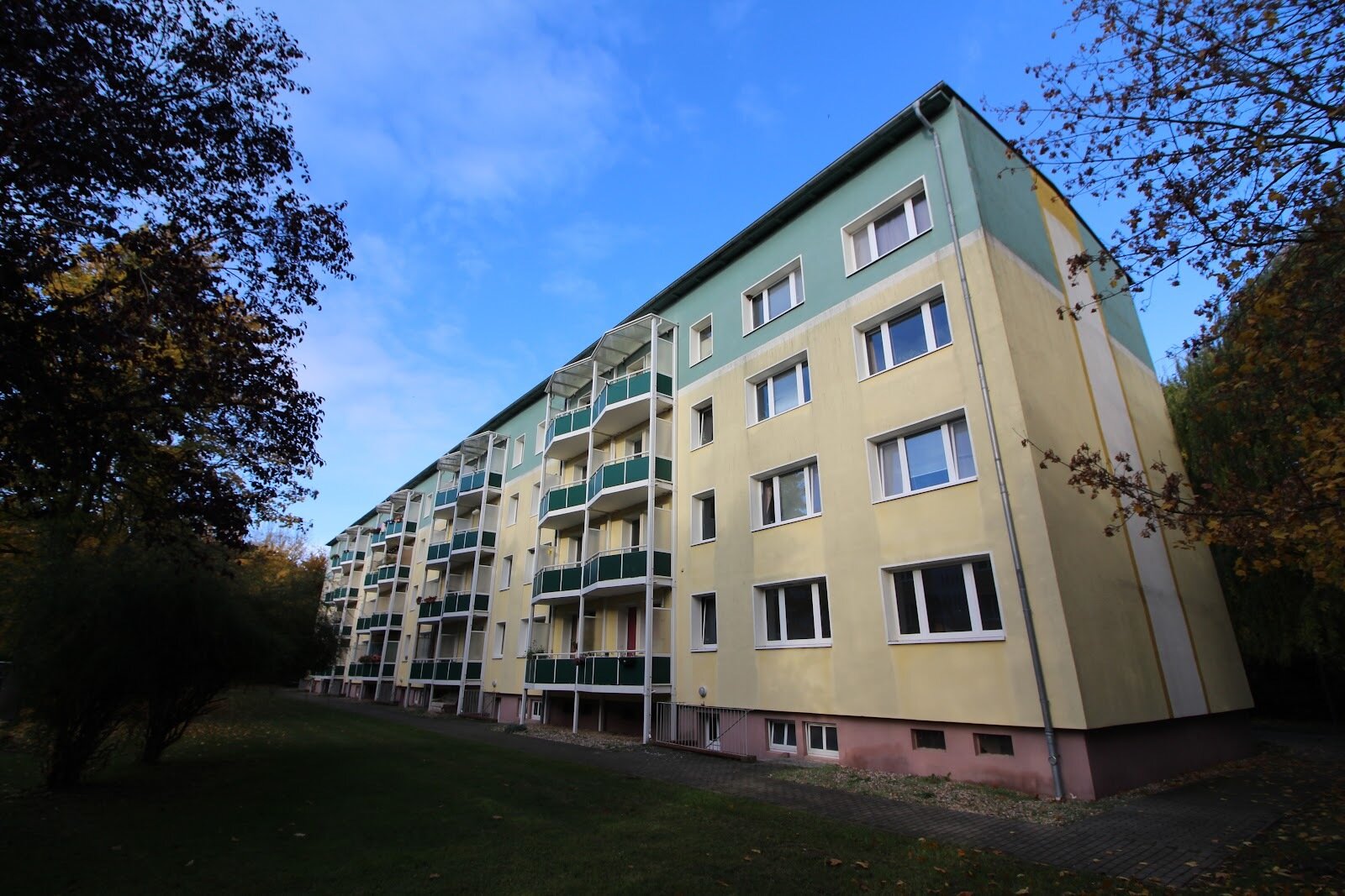 Wohnung zur Miete 351 € 3 Zimmer 60,5 m²<br/>Wohnfläche EG<br/>Geschoss Kastanienweg 37 Bernburg Bernburg (Saale) 06406