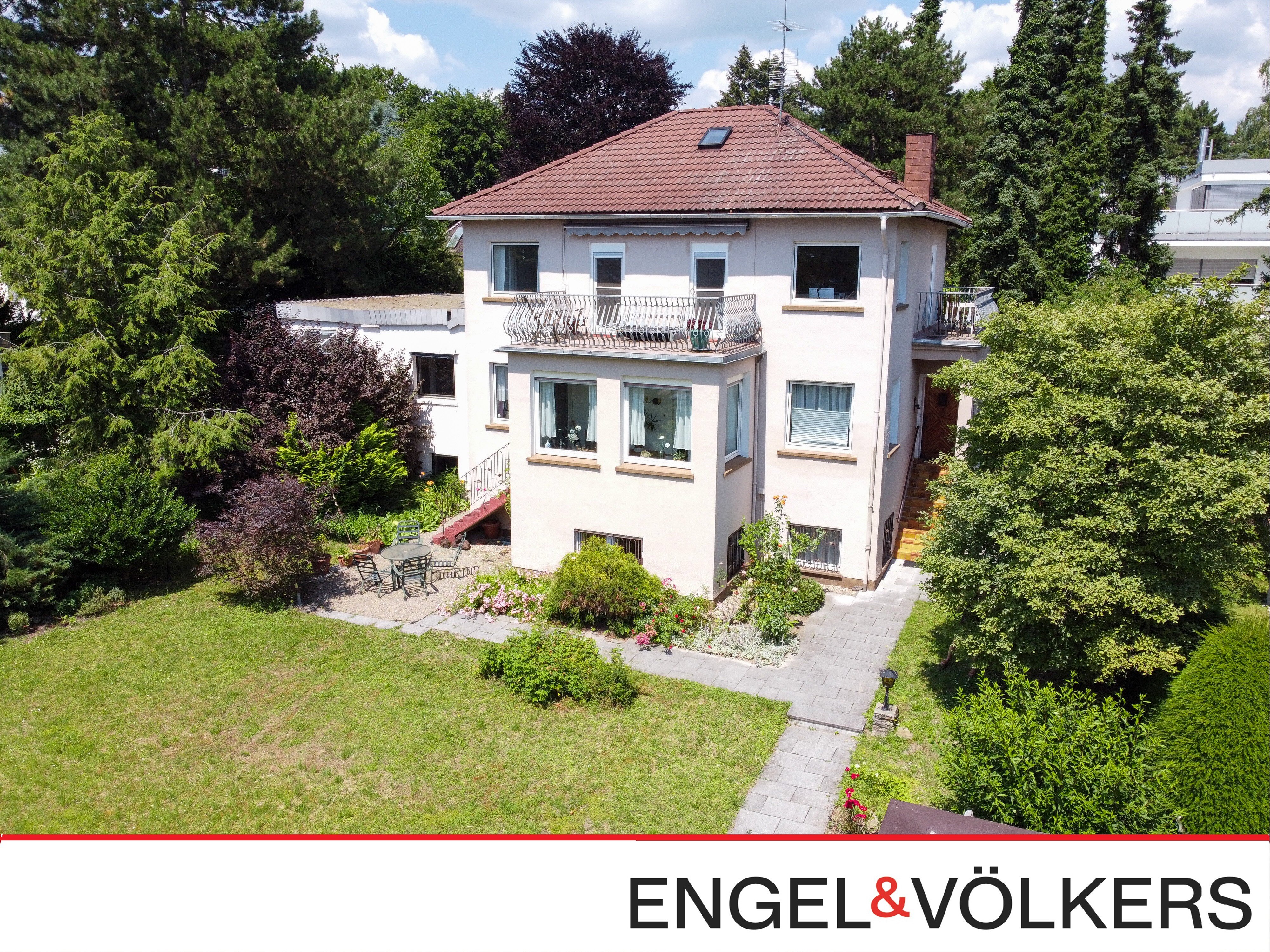 Einfamilienhaus zum Kauf 1.499.000 € 11 Zimmer 321 m²<br/>Wohnfläche 1.052 m²<br/>Grundstück Komponistenviertel Wiesbaden 65193