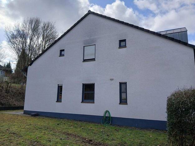 Doppelhaushälfte zum Kauf provisionsfrei 249.000 € 6 Zimmer 114 m² 395 m² Grundstück Münstermaifeld 56294