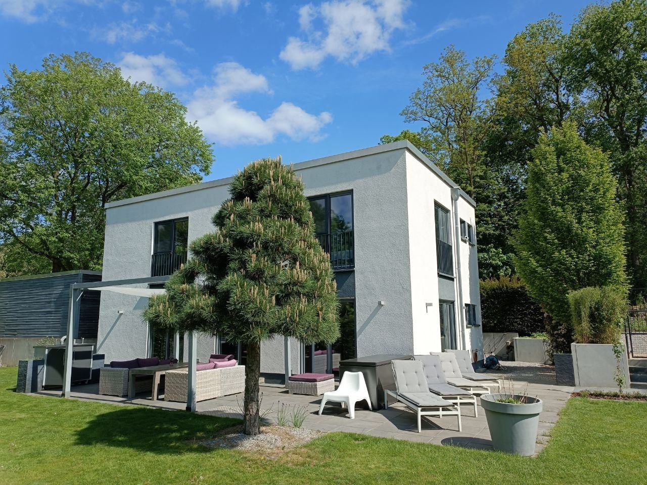 Apartmenthaus zum Kauf provisionsfrei als Kapitalanlage geeignet 885.000 € 4 Zimmer 132 m²<br/>Fläche 622 m²<br/>Grundstück Petzow Werder (Havel) 14542