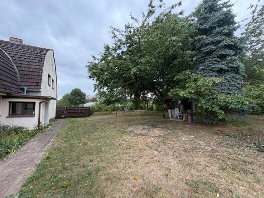 Doppelhaushälfte zum Kauf 99.999 € 4 Zimmer 110 m² 2.575 m² Grundstück Peetsch Mirow 17252
