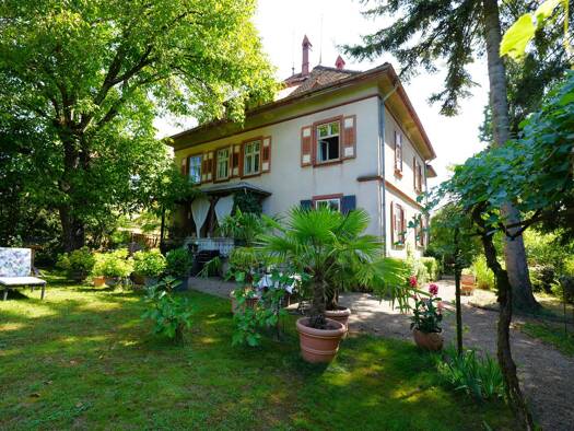 Haus zum Kauf 1.370.000 CHF 10 Zimmer 300 m² 1.891 m² Grundstück Unterlauchringen Lauchringen 79787