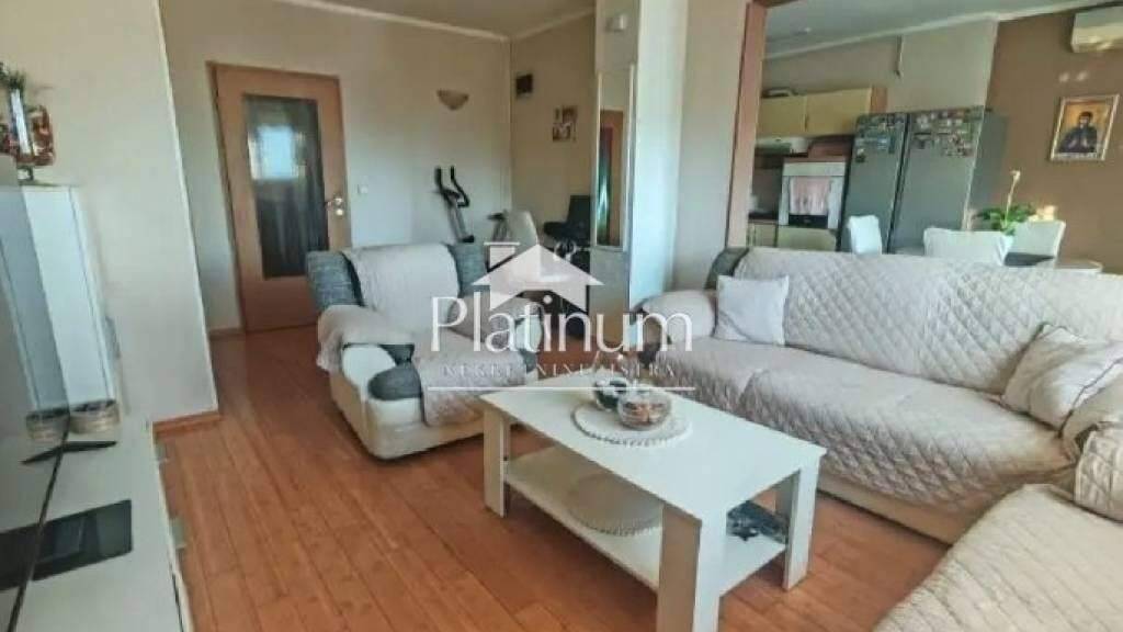 Wohnung zum Kauf 240.000 € 81 m² Center