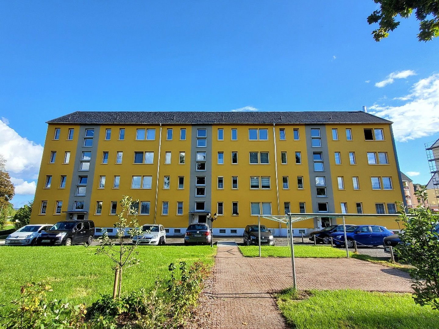 Wohnung zur Miete 400 € 3 Zimmer 61,5 m²<br/>Wohnfläche Straße der Freundschaft 1-7 Lengenfeld Lengenfeld 08485