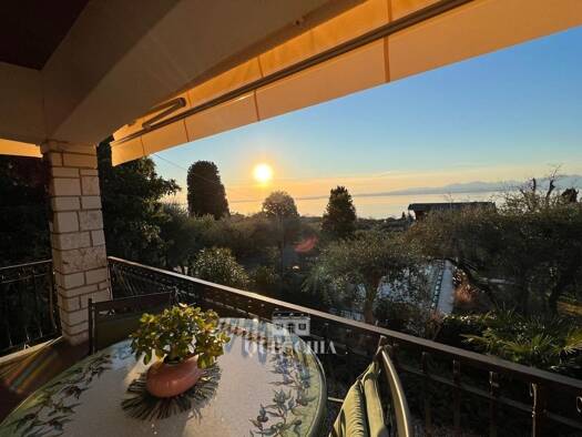 Haus zum Kauf 1.650.000 € 16 Zimmer 490 m² 1.300 m² Grundstück Cisano di Bardolino 37011