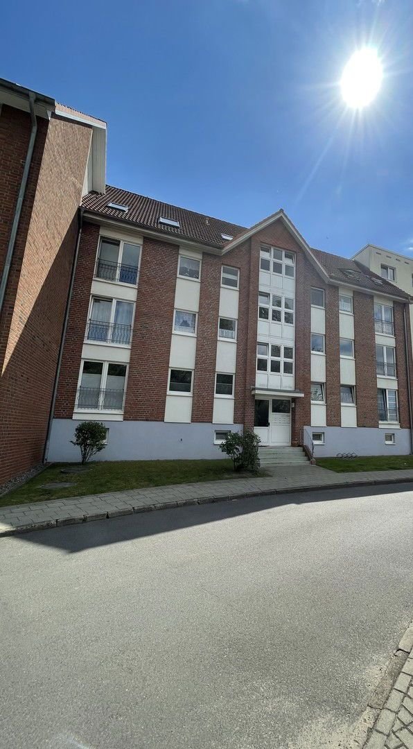 Wohnung zur Miete 450 € 2 Zimmer 50,3 m²<br/>Wohnfläche 3.<br/>Geschoss 01.12.2024<br/>Verfügbarkeit Ferdinand-Hasenbalg-Straße 2 Putbus Putbus 18581