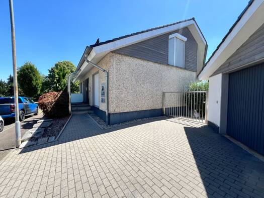 Einfamilienhaus zum Kauf provisionsfrei 745.000 € 7,5 Zimmer 220 m² 616 m² Grundstück frei ab 05.05.2027 Singen Remchingen 75196
